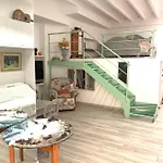 Joli Studio Au Soleil 아파트 *